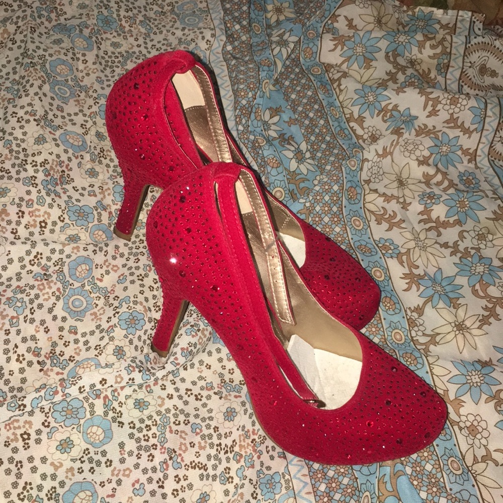Velvet Red Diamond Shoes - Picture 3 of 8